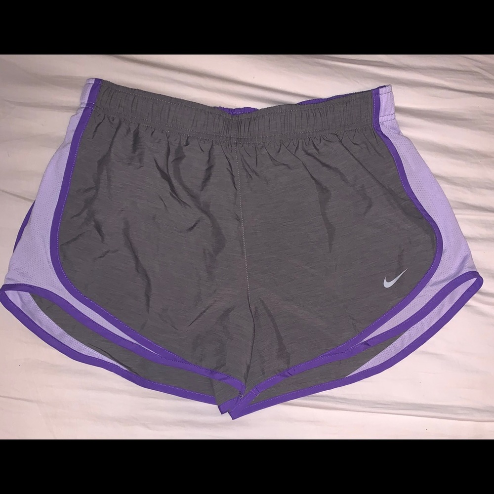 Nike women’s DryFit shorts MEDIUM- NWT